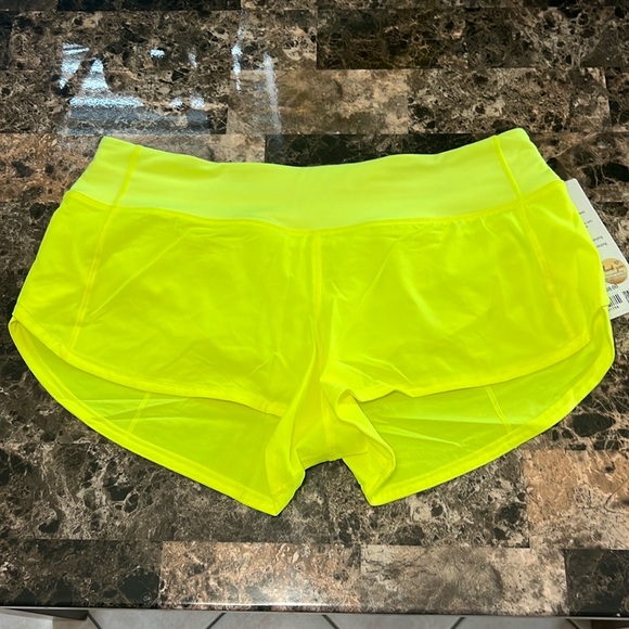 LULULEMON SPEED UP LOW RISE 2.5” LINED HIYE COLOR SIZE 8 - Picture 5 of 6